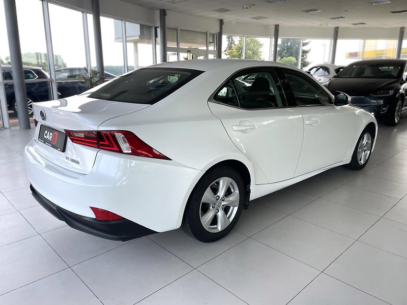 Lexus IS 300h IS 300h*AUT*Hybrid*Kamera* - fotka 5 z 31