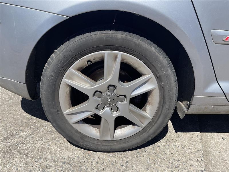 Audi A3 2,0 TDi 103kW*S-line*servis - fotka 43 z 47
