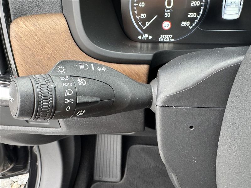 Volvo S90 2,0 D5 AWD INSCRIPTION DPH ČR - fotka 28 z 50