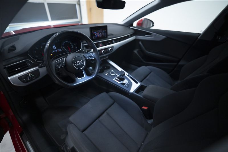 Audi A5 2,0 TDI SPORTBACK NAVI KAMERA - fotka 17 z 44