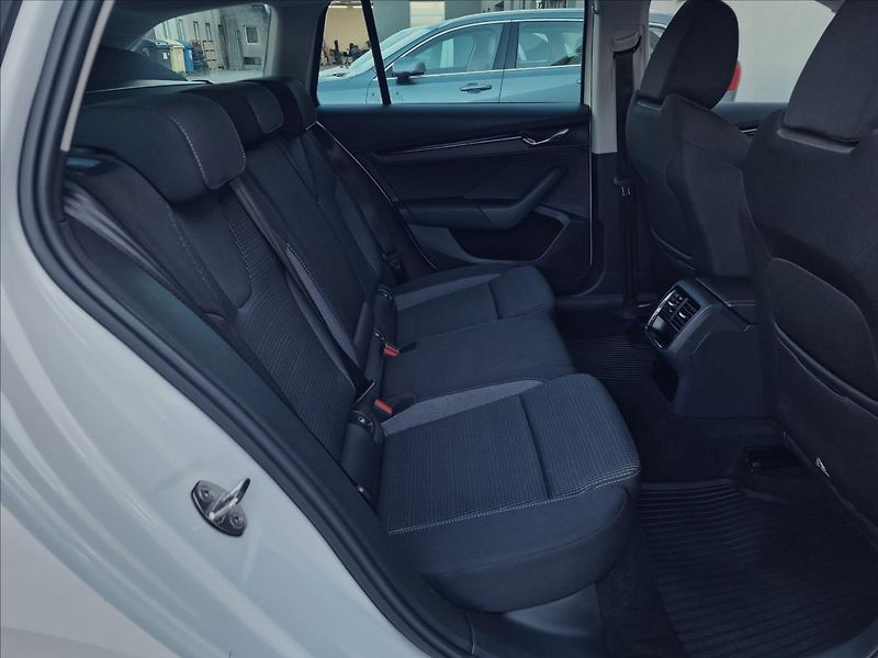 Škoda Octavia 2.0TDI,původ ČR,1.Majitel - fotka 15 z 50