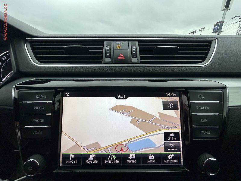 Škoda Superb (2016) 1.6 TDi - fotka 16 z 17