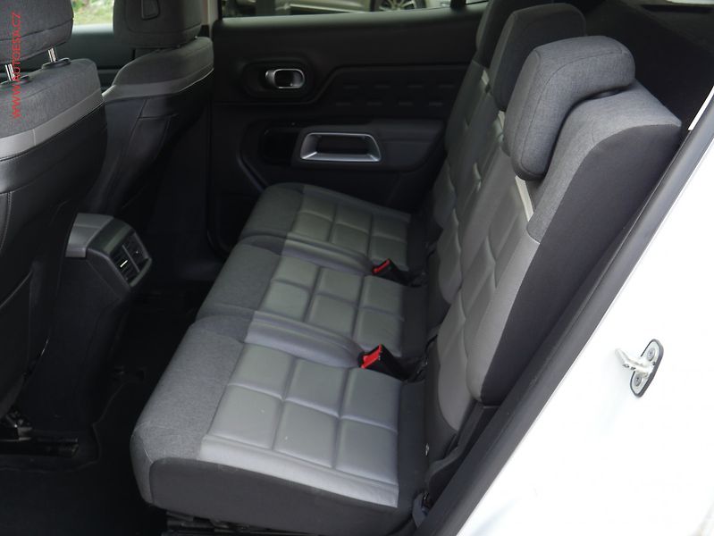 Citroën C5 Aircross (2019) 1.5 HDi, Feel, navi, kamera - fotka 10 z 18