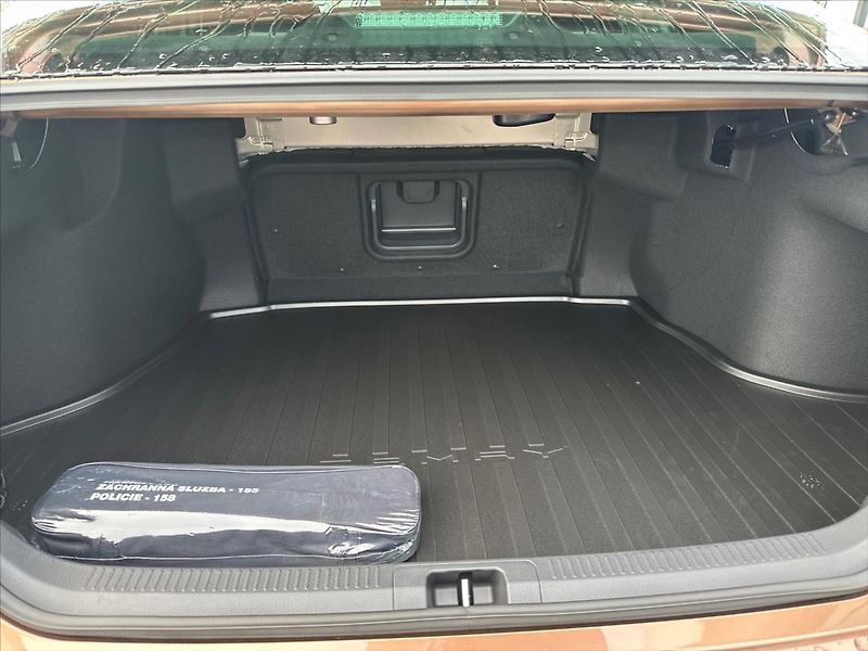 Toyota Camry 2,5 Executive - fotka 14 z 15