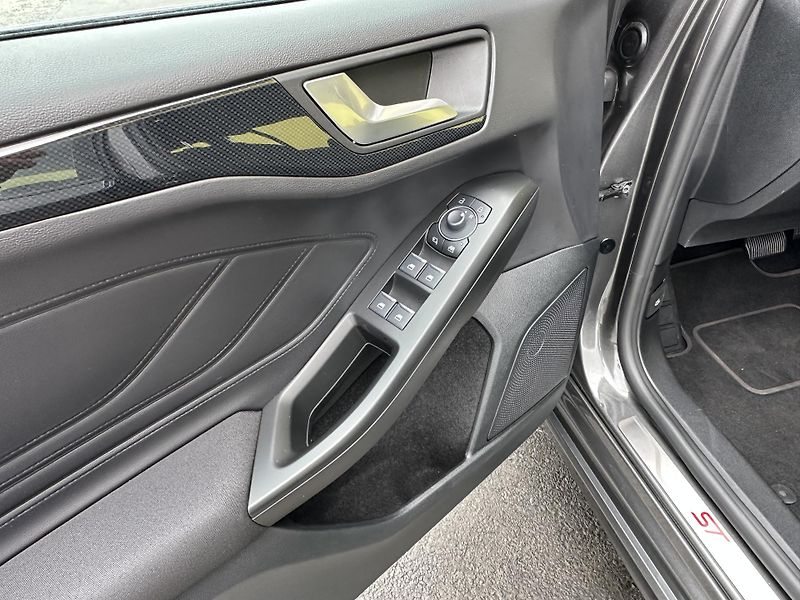 Ford Focus (2024) KOMBI ST LINE 1.5/85kW * LED - fotka 5 z 43
