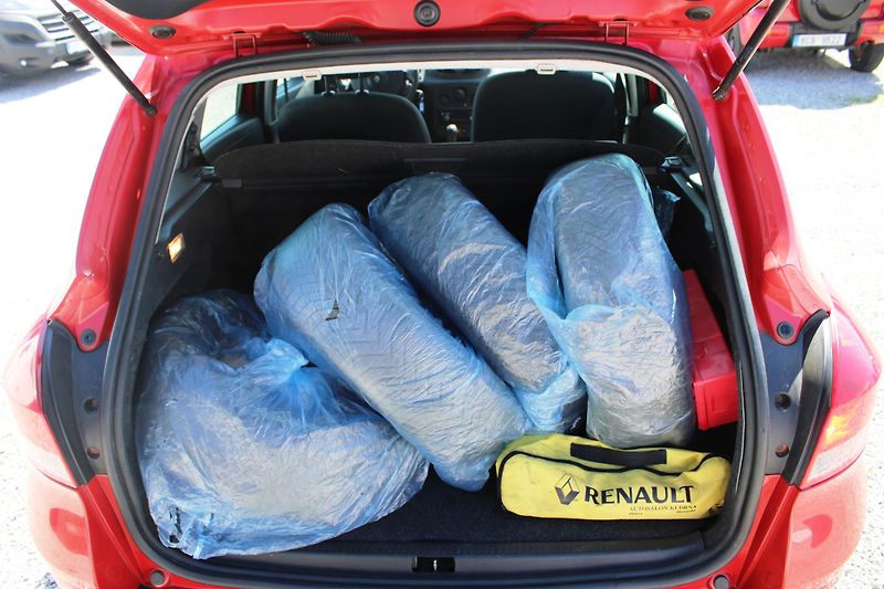Renault Clio (2011) 1,2i EL.OKNA ABS SERVO CENTRÁL - fotka 11 z 16