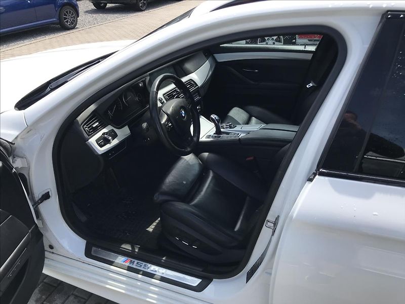 BMW Řada 5 3,0 - fotka 7 z 14