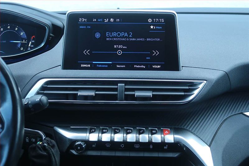 Peugeot 3008 (2017) 1.2 PureTech, Automat - fotka 12 z 23