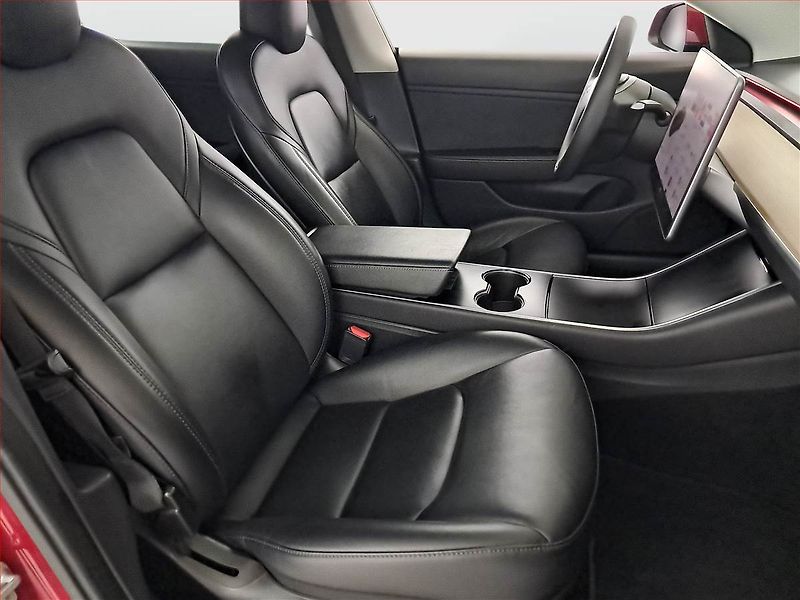 Tesla Model 3 (2019) Performance 78kWh, SoH 86% - fotka 9 z 22