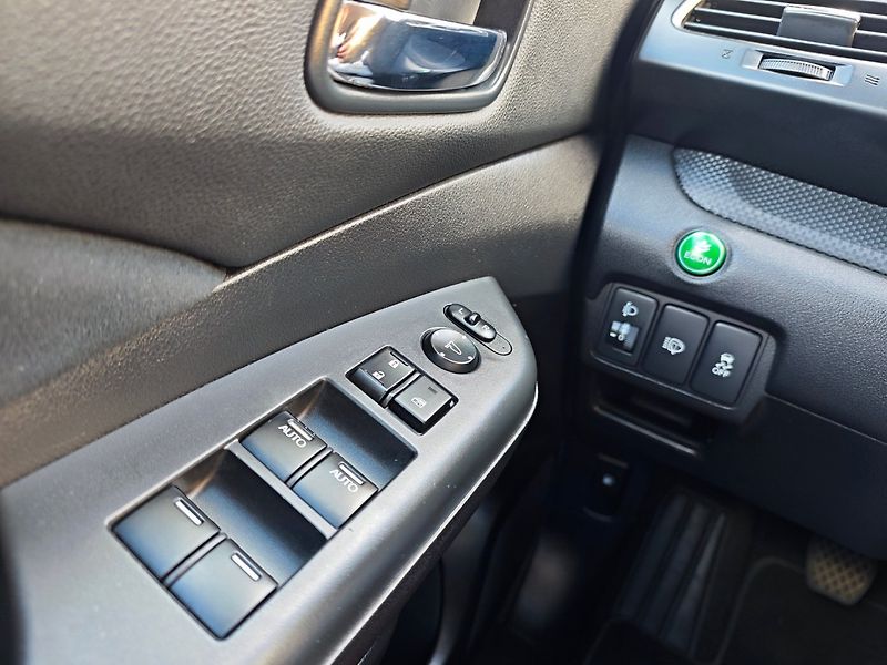 Honda CR-V (2013) 2.0 i-VTEC Comfort 2WD - fotka 20 z 38