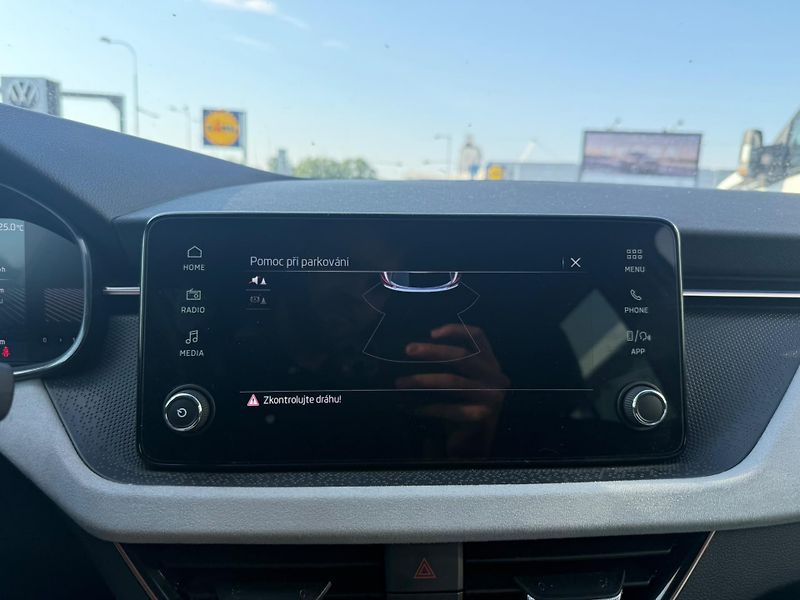 Škoda Kamiq Top Selection 1.0 TSI 85kw - fotka 15 z 25