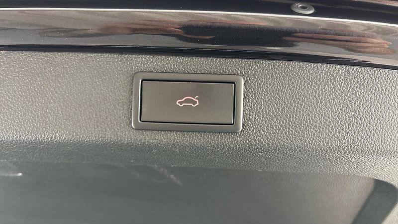 Škoda Superb 2.0 TDI Ambition Combi - fotka 20 z 29