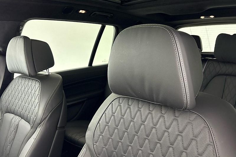 BMW X7 xDrive40d - fotka 8 z 28