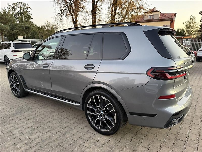 BMW X7 40d Msport X-drive - fotka 7 z 43