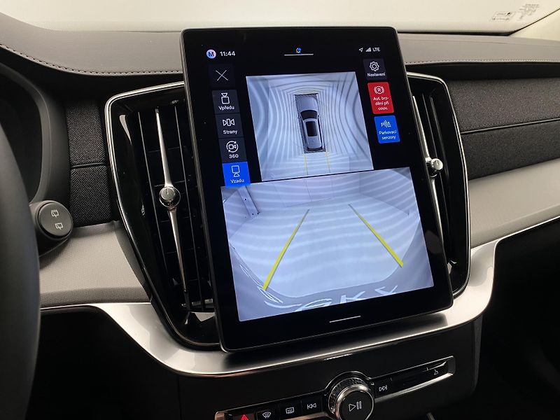 Volvo XC90 B5 AWD BRIGHT PLUS AUT CZ 7M - fotka 57 z 59