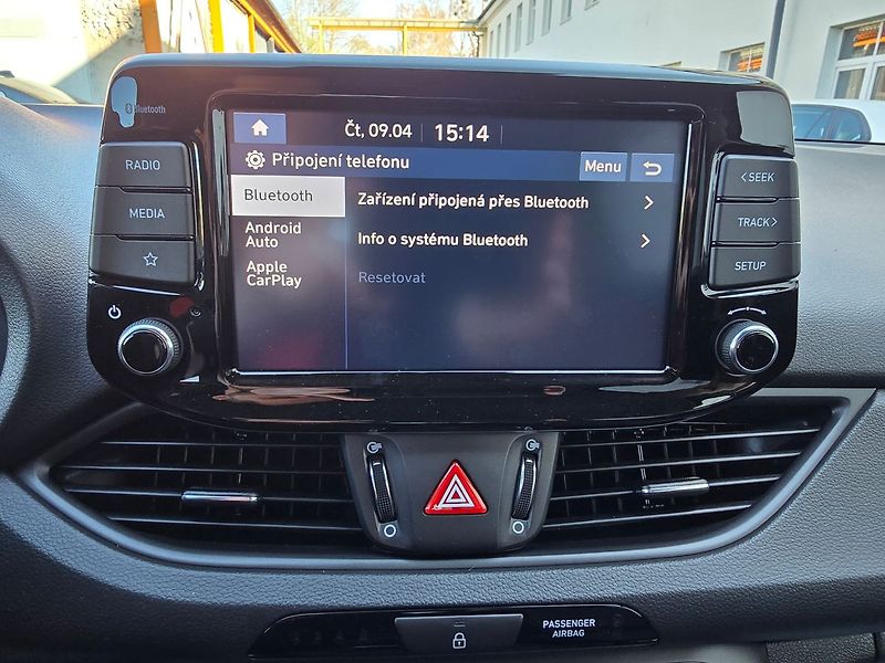 Hyundai i30 1.6CRDi COMFORT LED KAMERA NAV - fotka 26 z 35