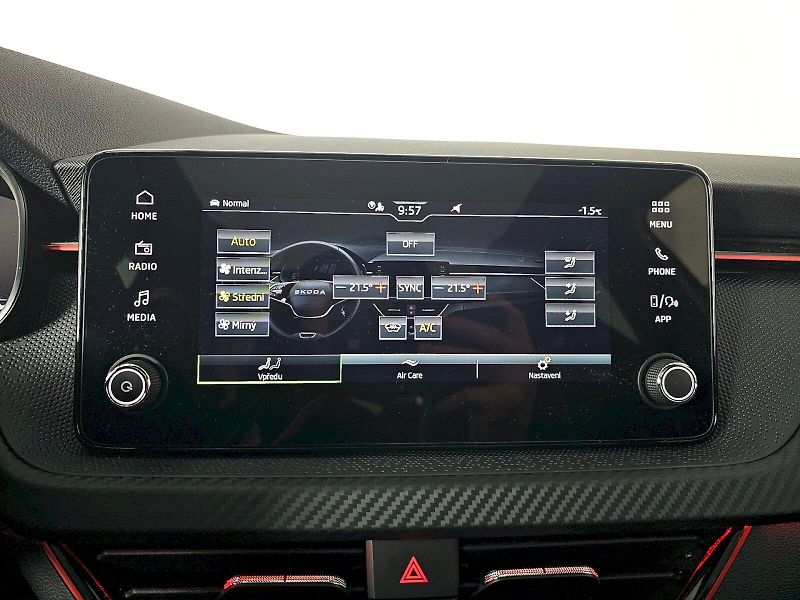 Škoda Kamiq (2025) 1.0TSI 85kW DSG MONTE CARLO TA - fotka 14 z 29