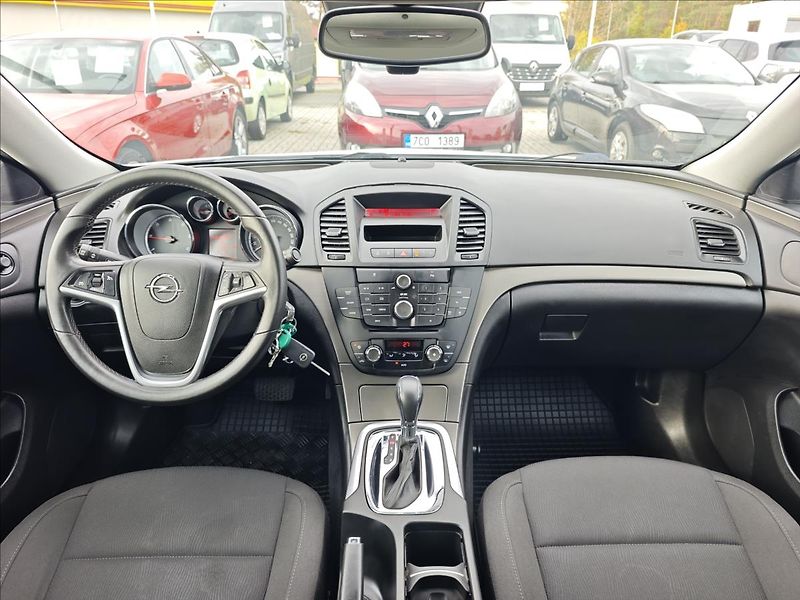 Opel Insignia 2,0 CDTi automat  Edition - fotka 15 z 24