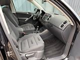 Volkswagen Tiguan 2,0 TDI /4x4/ SPORT / servis.k - náhled 21