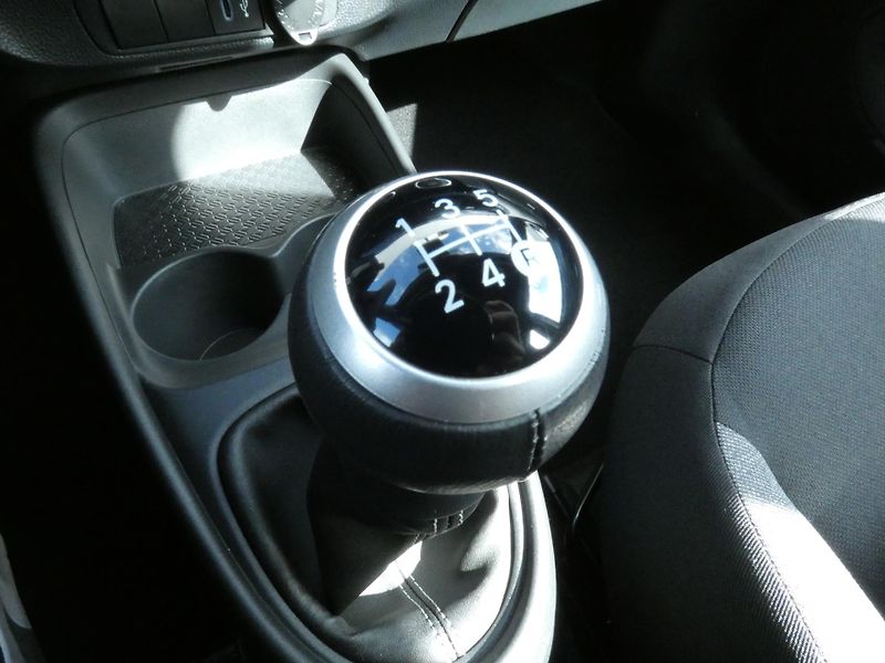 Toyota Aygo (2024) 1,0 53KW - fotka 26 z 30