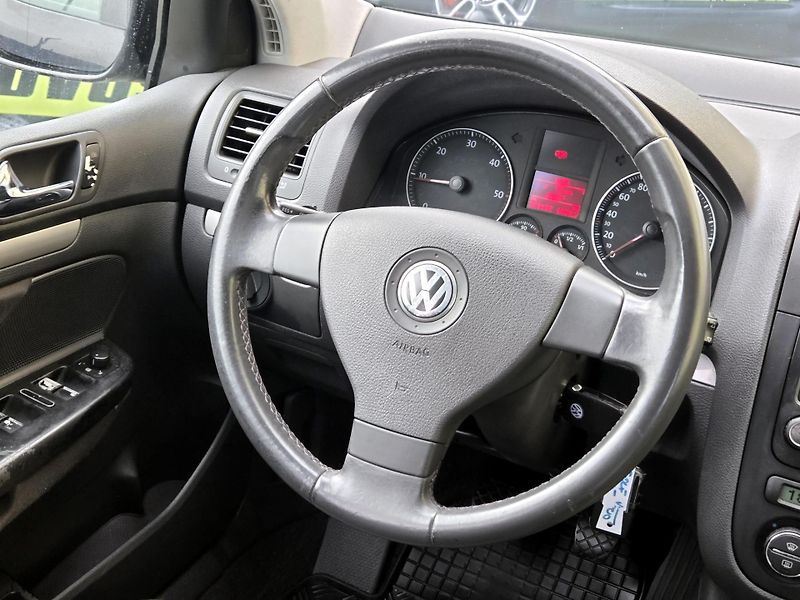 Volkswagen Golf TDi 103kW SPORT,ROZVODY - fotka 26 z 33