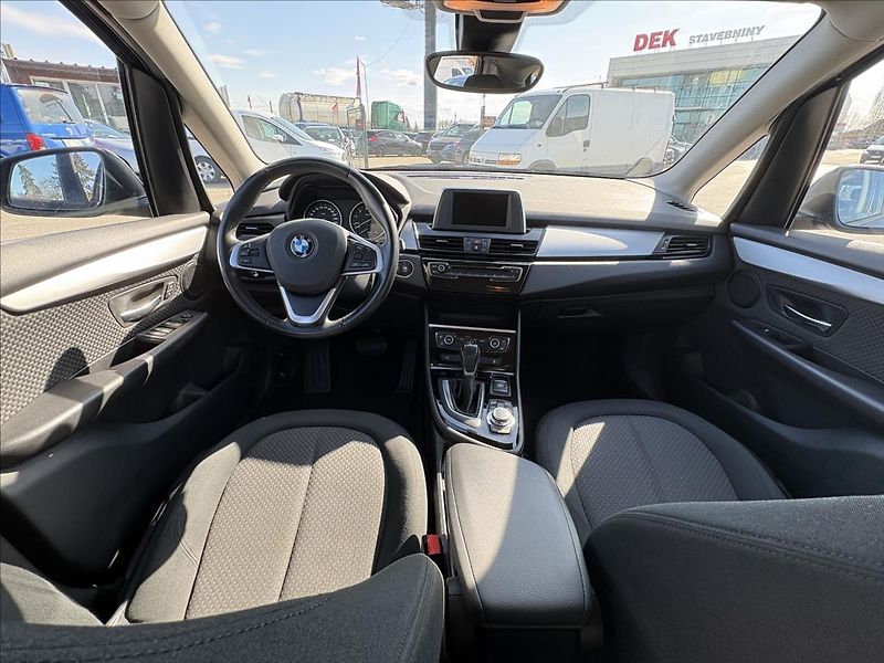 BMW Řada 2 1,5 218i 100kW AT,Led,Navi,PDC - fotka 10 z 37