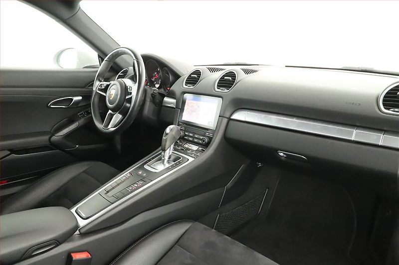 Porsche Cayman (2019) 718 2.0 - fotka 8 z 18
