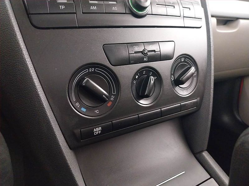 Škoda Octavia (2008) Ambiente 1.9 TDI, Serv.kniha - fotka 13 z 18