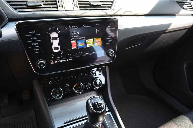 Škoda Superb (2021) 2,0 TDI AMBITION - fotka 11 z 18