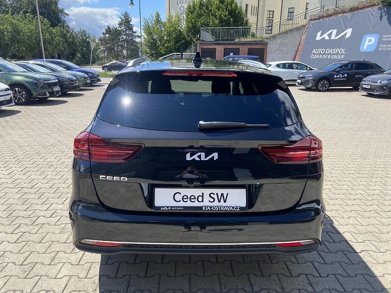 Kia Ceed SW (2025) TOP Tech+Bus 