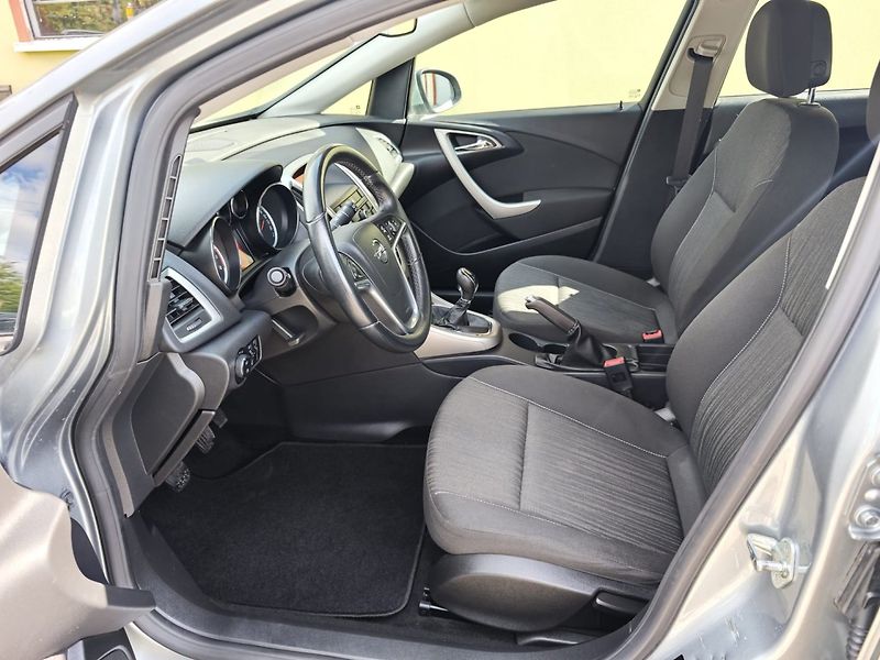 Opel Astra (2012) 1.4i 16V LPG Klima/1MAJ/ESP - fotka 9 z 23
