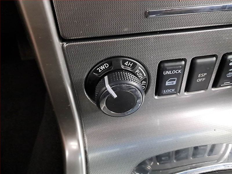 Nissan Navara (2012) 3.0 dCi, 4X4, Automat, Kůže - fotka 19 z 21