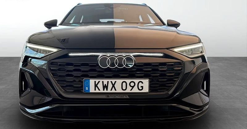 Audi Q8 e-tron SB 50 Q 360k Pano Matrix Tažné - fotka 4 z 21