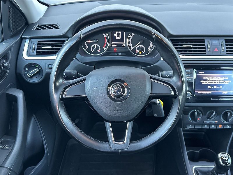 Škoda Rapid (2018) 1.0 TSI Ambition + - fotka 10 z 28