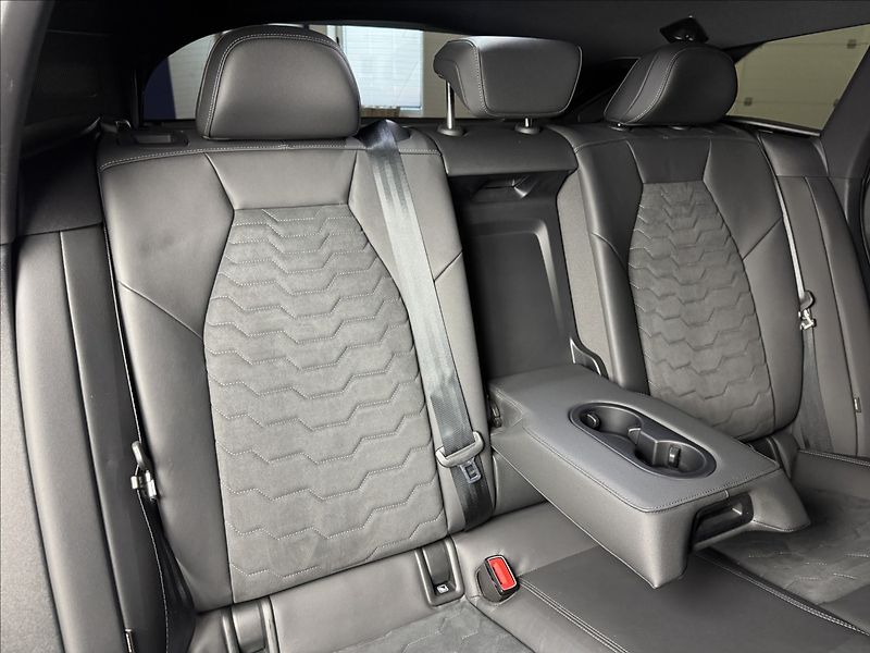 Audi A6 e-tron Performance S-Line - fotka 15 z 50
