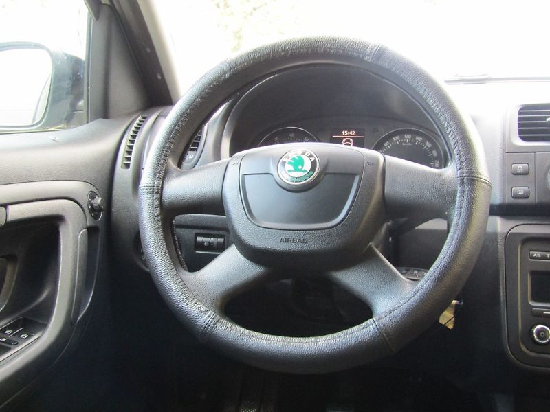 Škoda Roomster (2011) 1.2TSI 63kW SCOUT ZIMNÍ PNEU - fotka 17 z 37