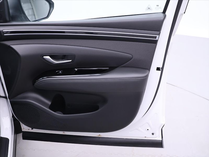 Hyundai Tucson 1,6 T-GDi 110kW Aut. CZ 1.Maj - fotka 13 z 36