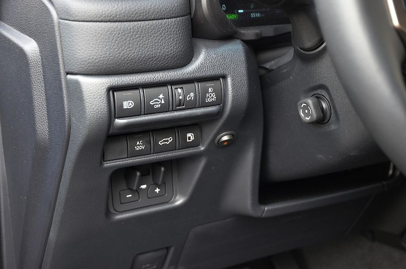 Toyota Land Cruiser 2.4 iFORCE MAX / ČR (Dajbych) - fotka 32 z 45
