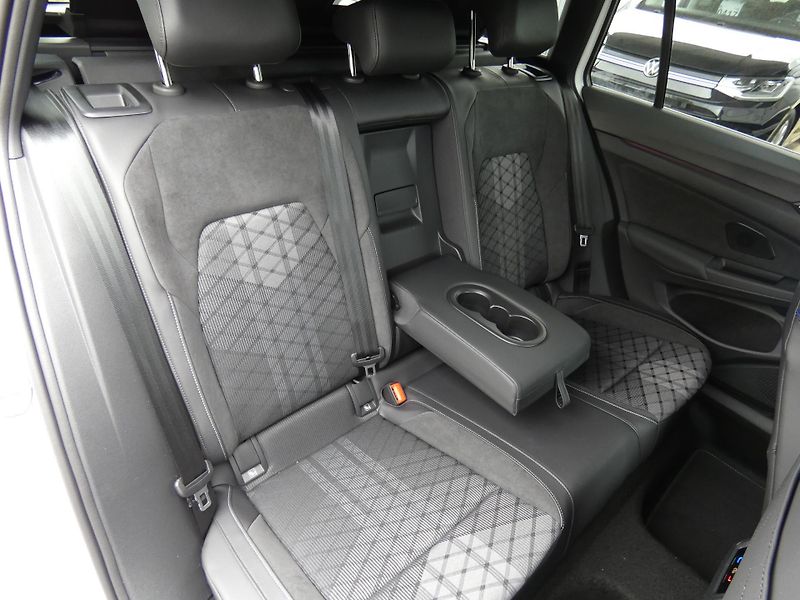 Volkswagen Golf Variant R-Line People 2,0 TDI - fotka 28 z 30