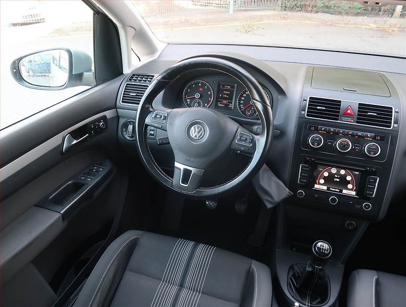Volkswagen Touran (2012) Comfortline 1.4 TSI, Navi - fotka 7 z 19