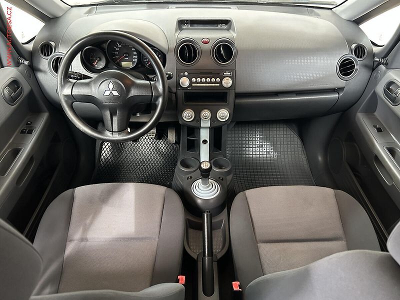 Mitsubishi Colt (2006) 1.3i, ČR, AC - fotka 8 z 14