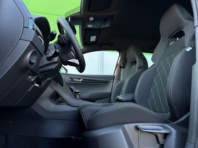 Škoda Karoq 2.0TDi 4x4 DSG 150PS Sportline - fotka 14 z 49