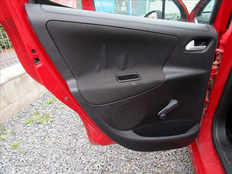Peugeot 207 SW 1.4VTi Klima - fotka 27 z 36