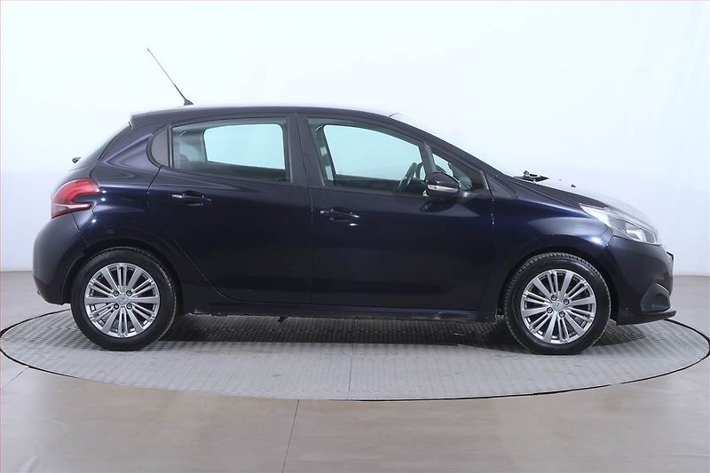 Peugeot 208 (2018) 1.2 PureTech, Serv.kniha - fotka 6 z 18