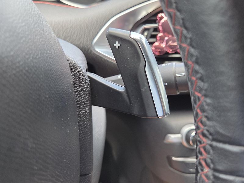 Peugeot 308 (2018) 2.0 BHDi 180 GT EAT8 - fotka 27 z 32