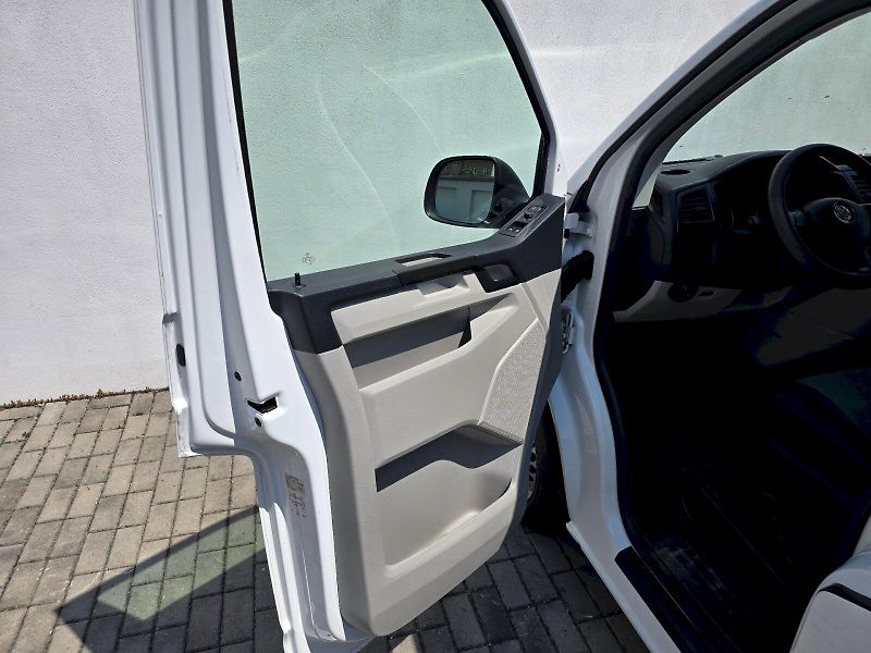 Volkswagen Transporter (2019) 2,0TDI 110KW - fotka 15 z 23