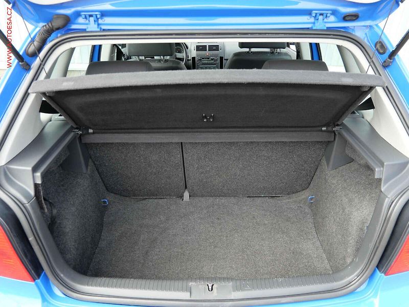 Volkswagen Polo (2004) 1.2 HTP, ČR, STK4/28 - fotka 7 z 14