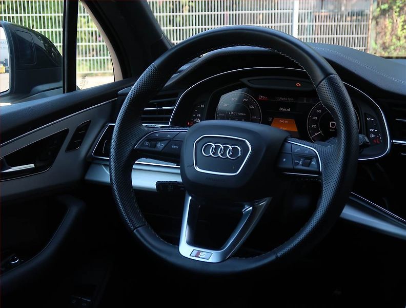 Audi Q7 (2023) 60 TFSI e - fotka 18 z 26