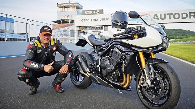 Letošní novinkou pro fanoušky je Ride Like a Pro, což bude zážitková jízda s Pepou Sršněm., zdroj: Se svolením Autodromu Most