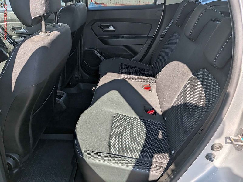 Dacia Duster (2018) 1.5 dCi, 2.maj,ČR, AC, temp - fotka 10 z 17